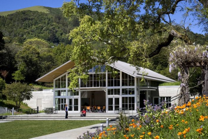 Branson School Student Commons | Turnbull Griffin Haesloop