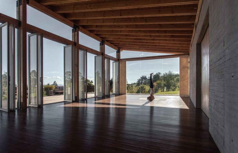Kamadhenu Yoga Studio | Carolina Echevarri + Alberto Burckhardt