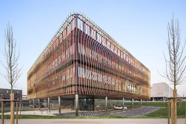 BIOPOLE Biotech Business Incubator | Périphériques Architectes