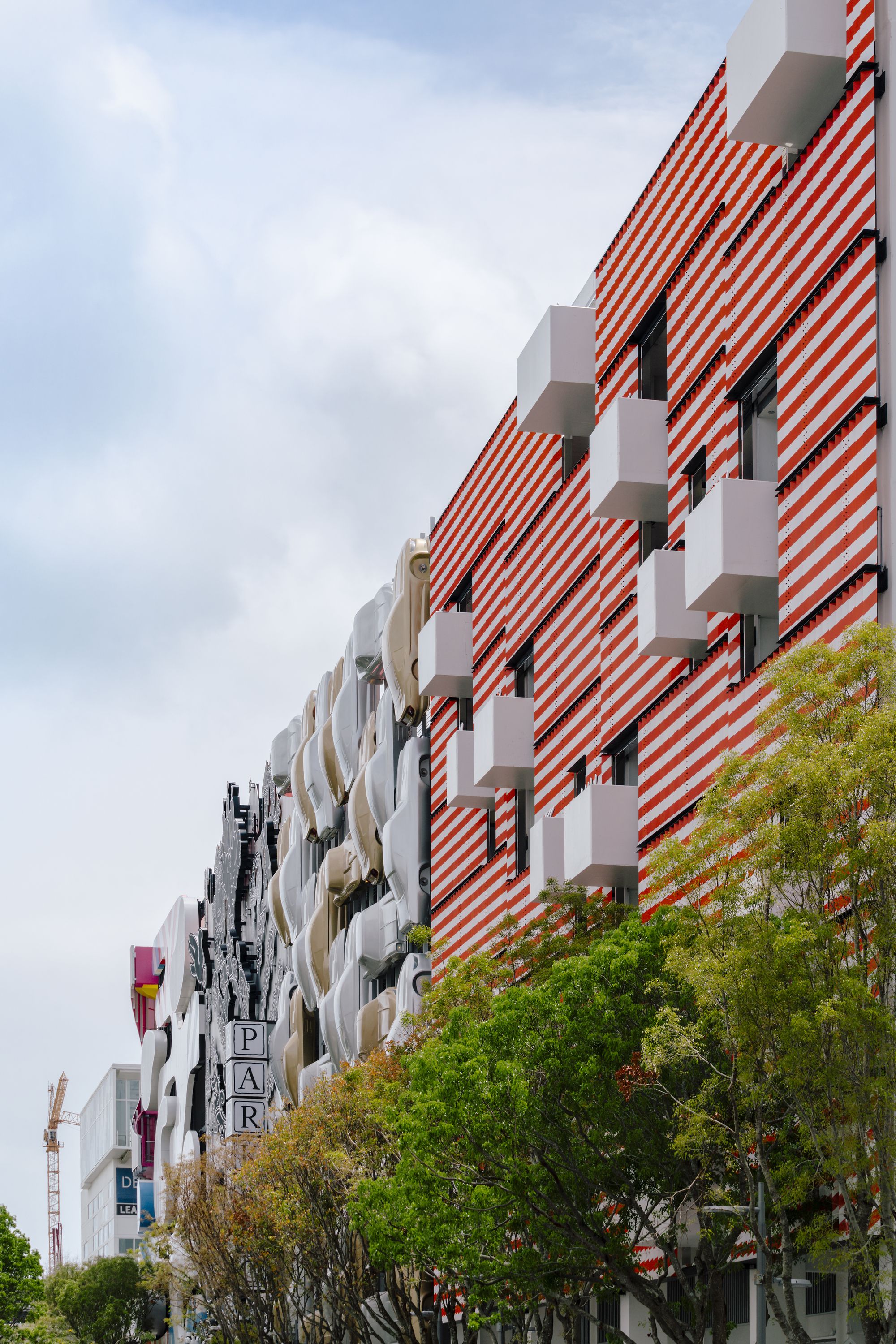 Miami Museum Garage / WORKac + Nicolas Buffe + Clavel Arquitectos + K/R and  J. MAYER. H.