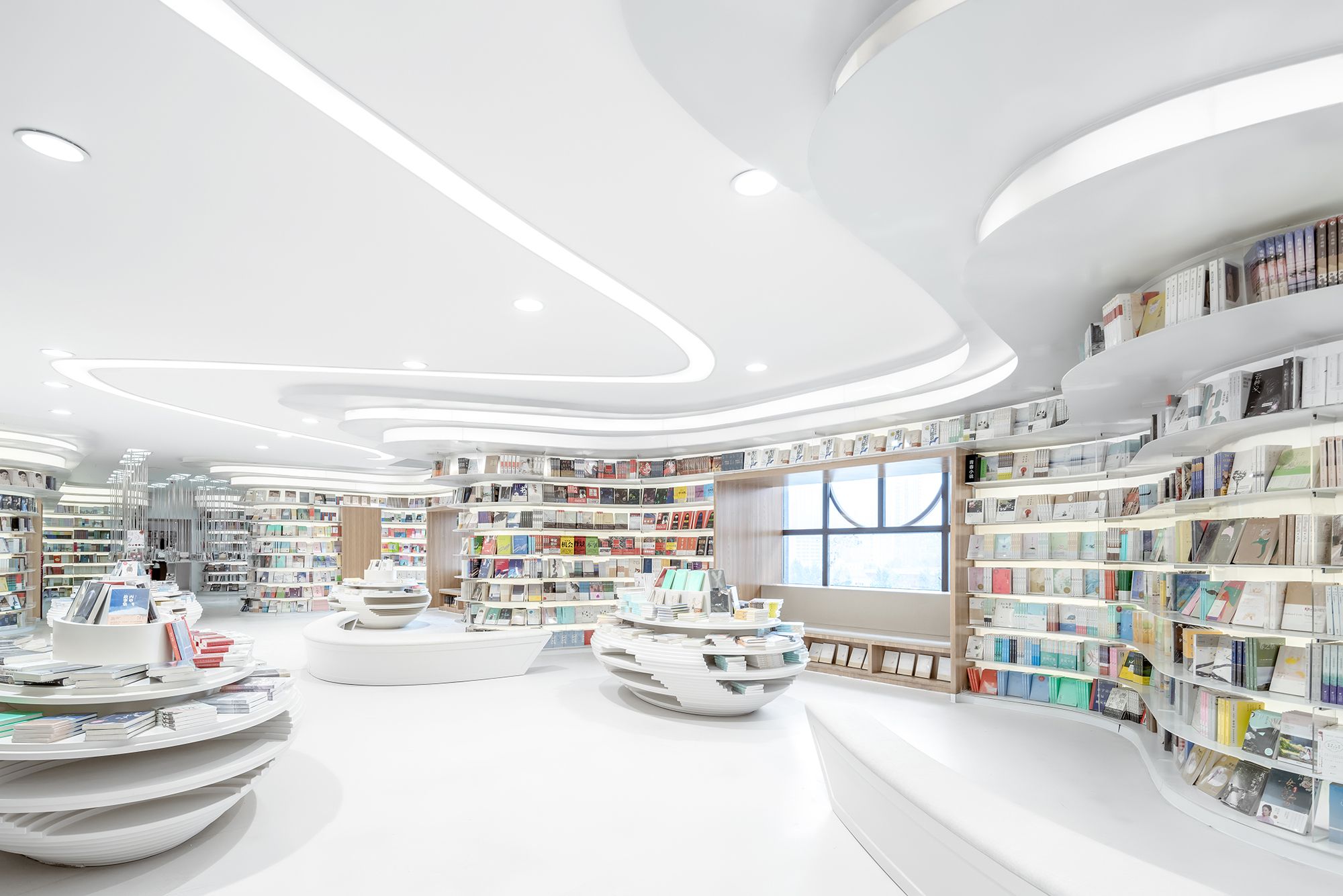Книжный магазин архитектура. Книжный магазин Чжуншу. Чжуншу магазин Чжуншу книжный. White bookstore. Wutopia Lab.