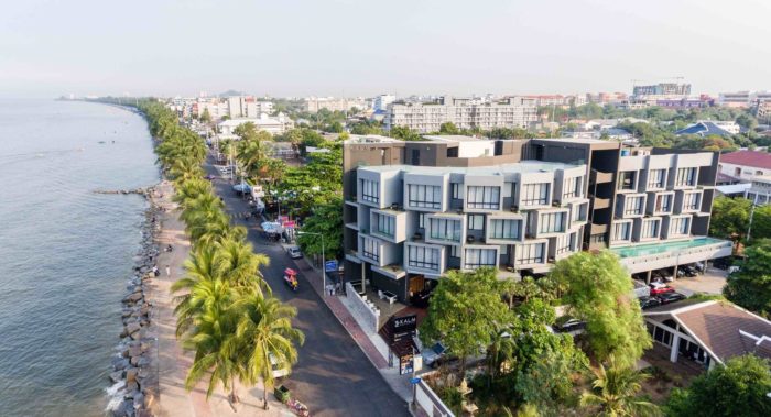 KALM Bangsaen Hotel | junnarchitect