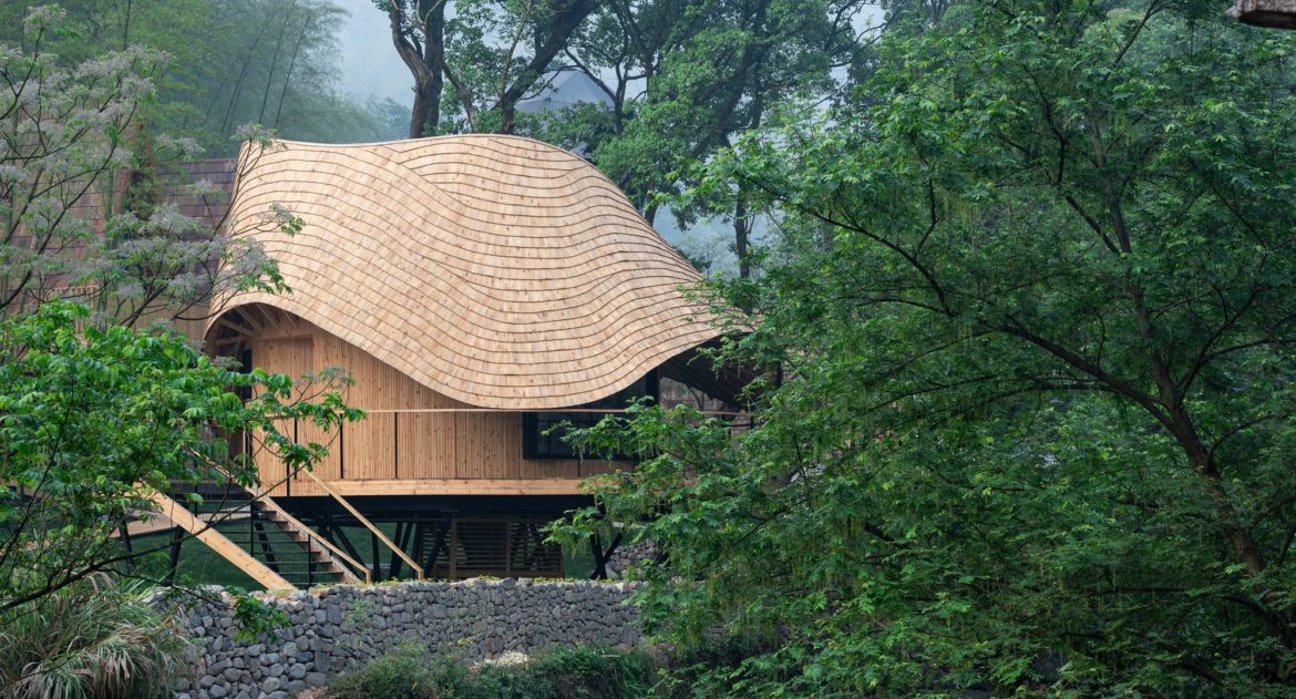 Tree House With Roud Window Treewow O - A Tree House of Curved Round Roof | MONOARCHI - Arch2O.com
