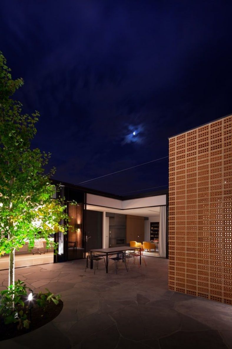 8 Interesting Brick Facades of Stack Bond - Arch2O.com