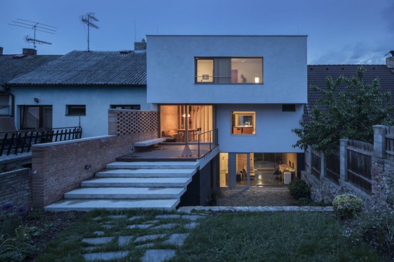 Family House with Studio | holiš+šochová architekti