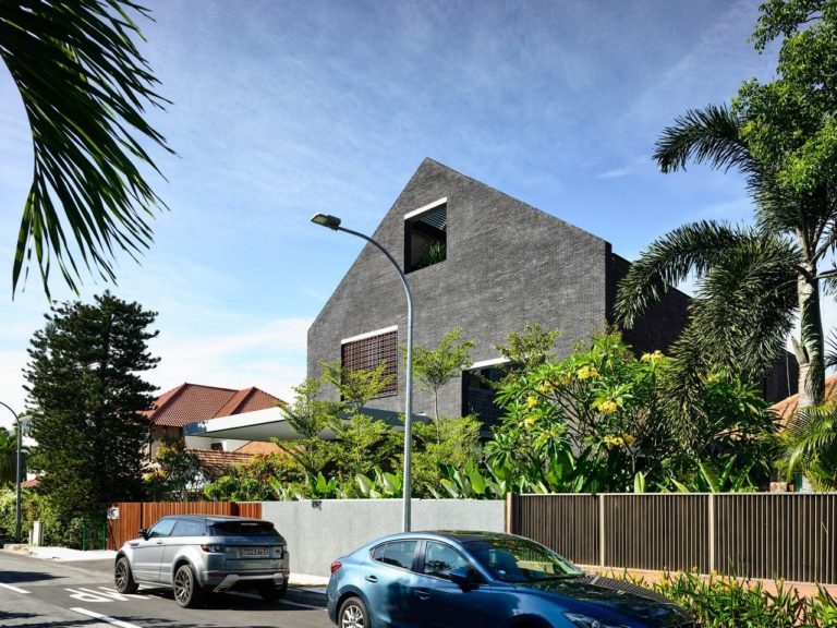 Room Without a Roof | HYLA Architects