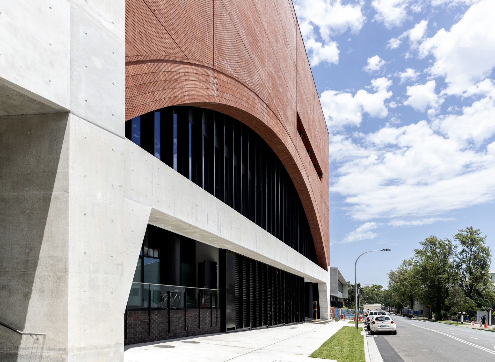 The Roc Rail Operations Center | Jacobs + Smart Design Studio - Arch2O.com