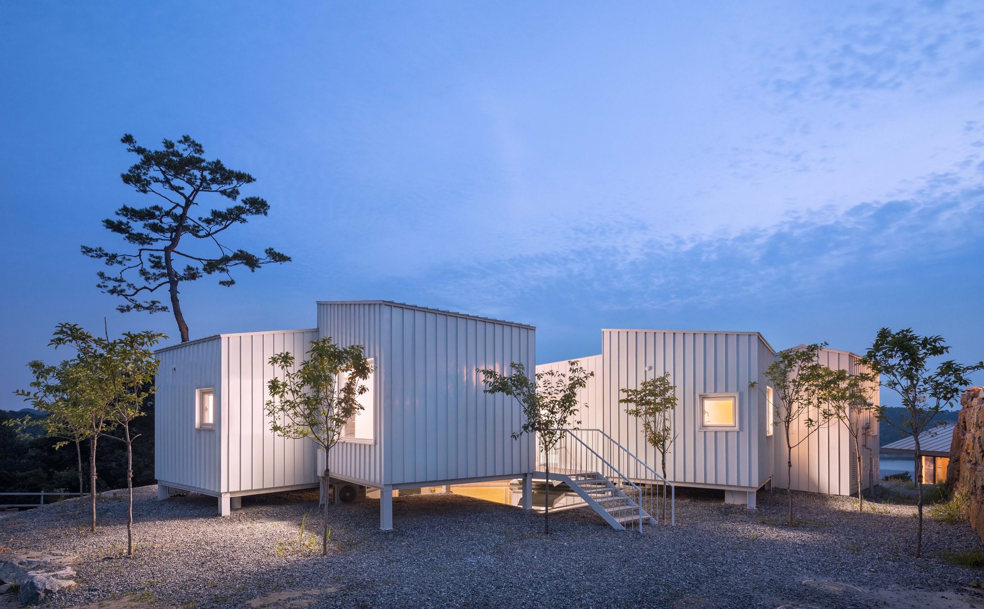 Floating Cubes by YounghanChung Architects, view 12