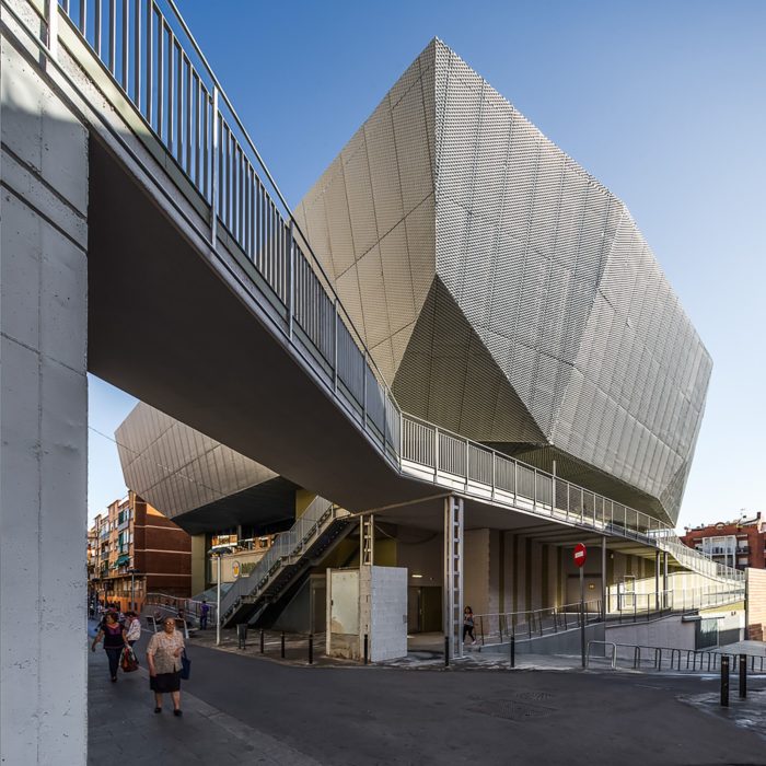 Multifunctional Building "Fondo" | Pich-Aguilera Architects