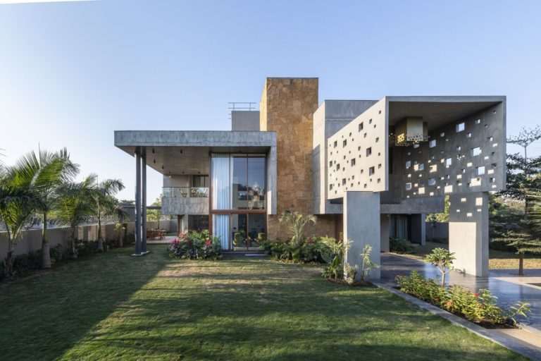 PIXEL HOUSE | The Grid Architects