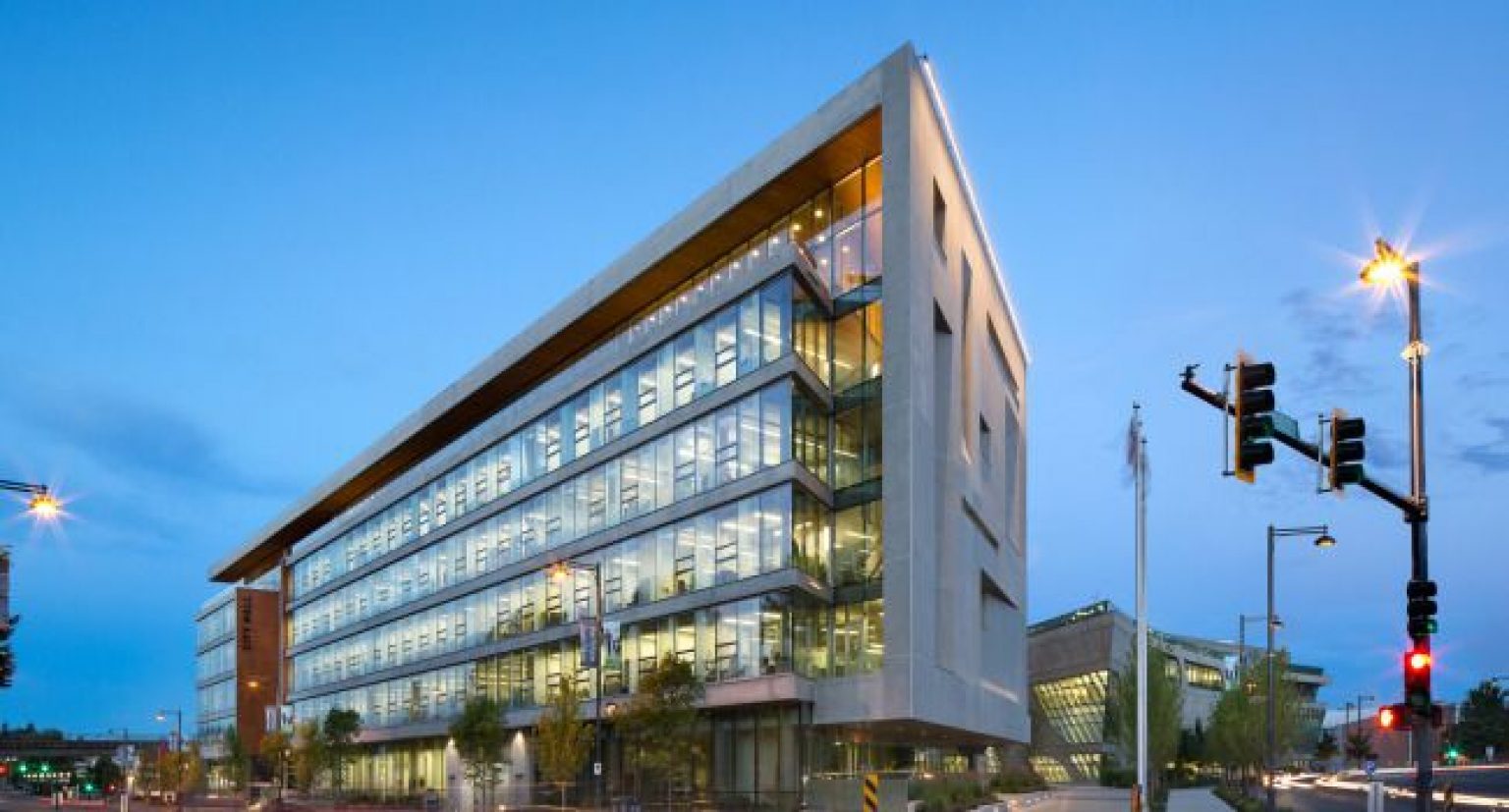 Surrey Civic Center | Moriyama & Teshima Architects + Kasian