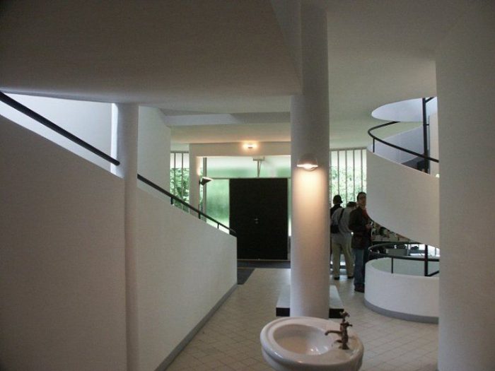 Villa Savoye Problems: The Dark Side of Le Corbusier's Modernist Masterpiece