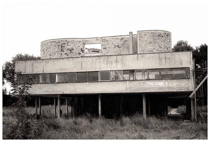 Villa Savoye Problems: The Dark Side of Le Corbusier's Modernist Masterpiece