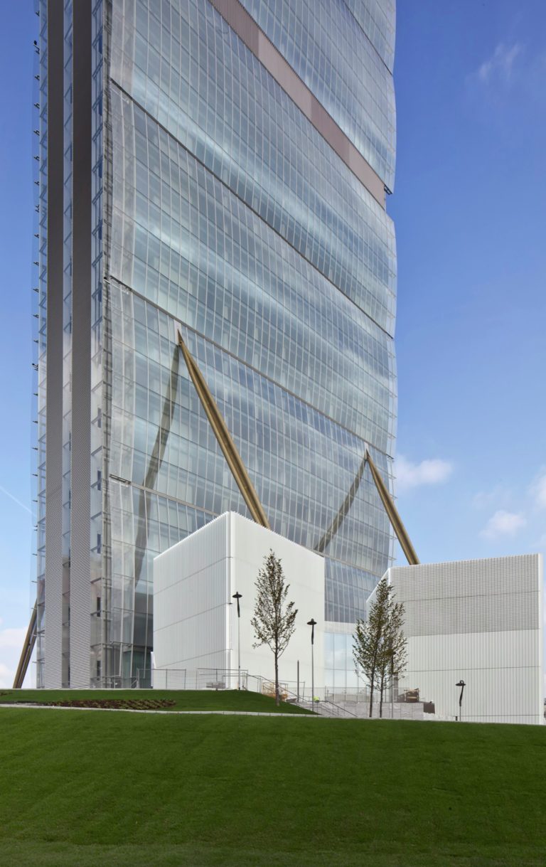 ALLIANZ Tower | Arata Isozaki + Andrea Maffei