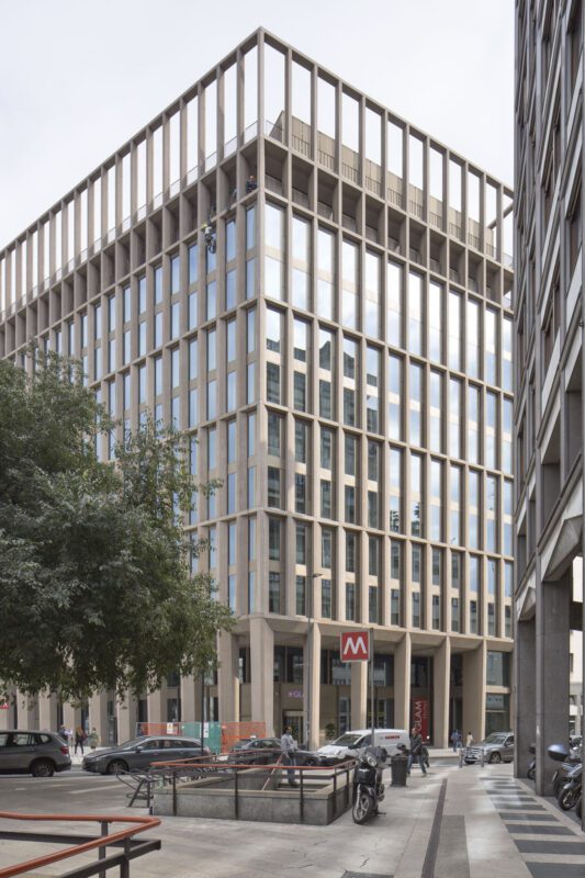 Hotel in piazza Duca d'Aosta | Onsitestudio