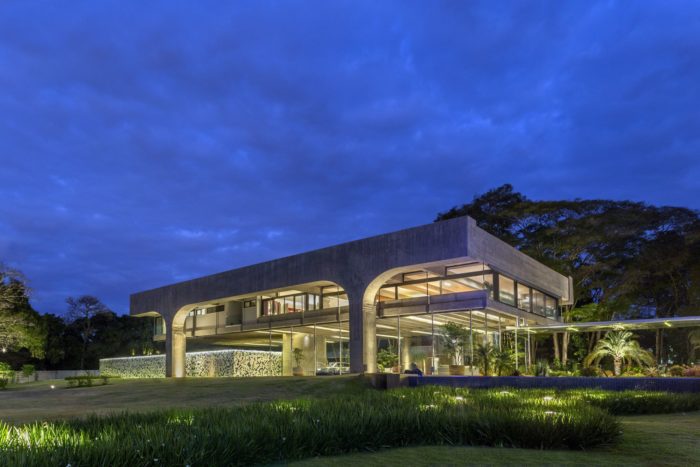 Renovation of a Brutalist House in Brazil | Arquitécnika