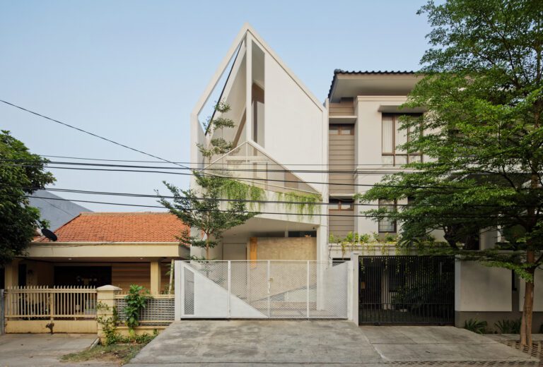 Trow House | DELUTION