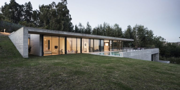 House in Espinho | AZO. Sequeira Arquitectos Associados