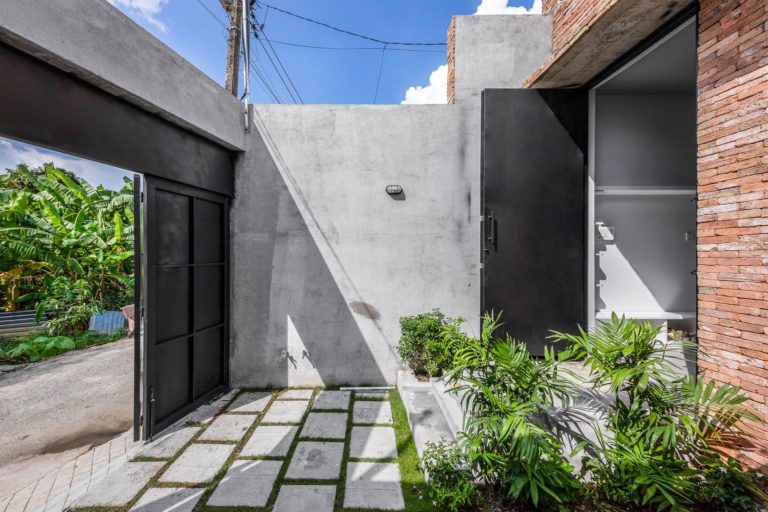 3 Green Spaces House | A-Boom Design Office