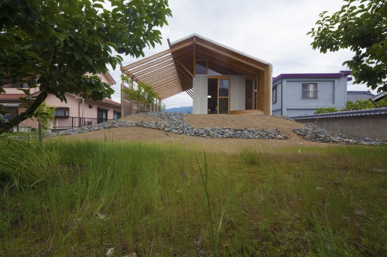 Half Barn at Hashimoto | Ryuichi Ashizawa Architects & Associates