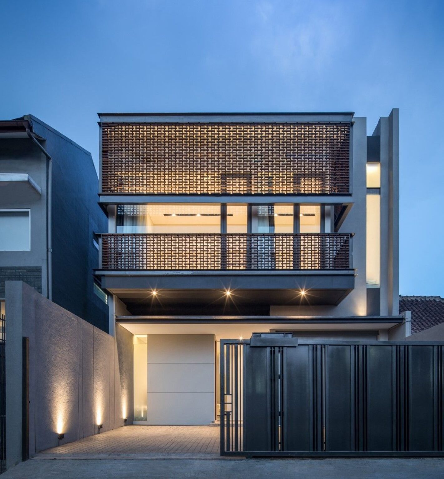 Old Rakta Building LF HOUSE | Rakta Studio - Arch2O.com