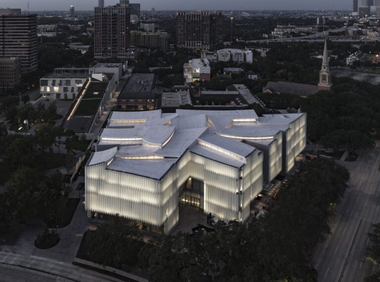 Nancy and Rich Kinder Museum | Steven Holl Architects