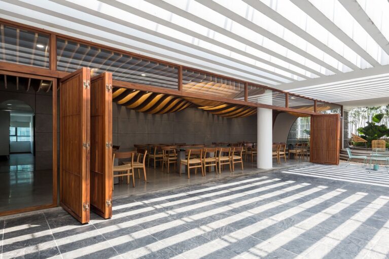GHTK Interior Office | iplus Architecture - Arch2O.com