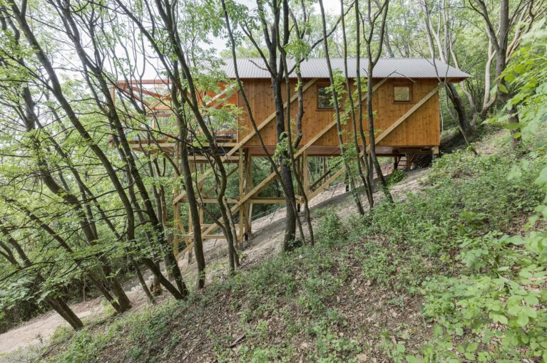 House on 12 Legs | RJZS Architects