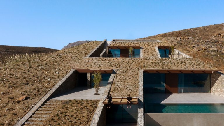 Ncaved House | MOLD Architects