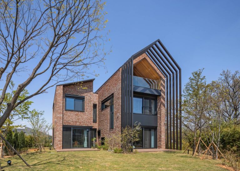 Precious Talk House | JNDA