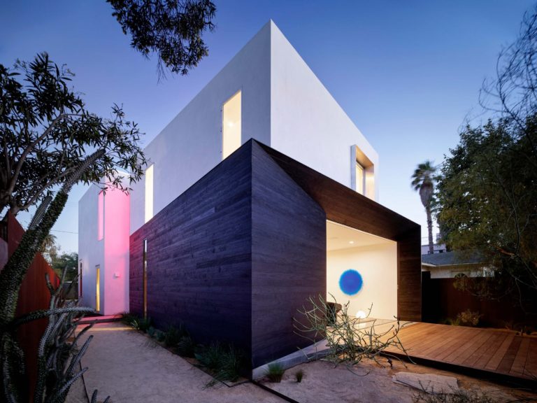 Spectral Bridge House | EYRC Architects