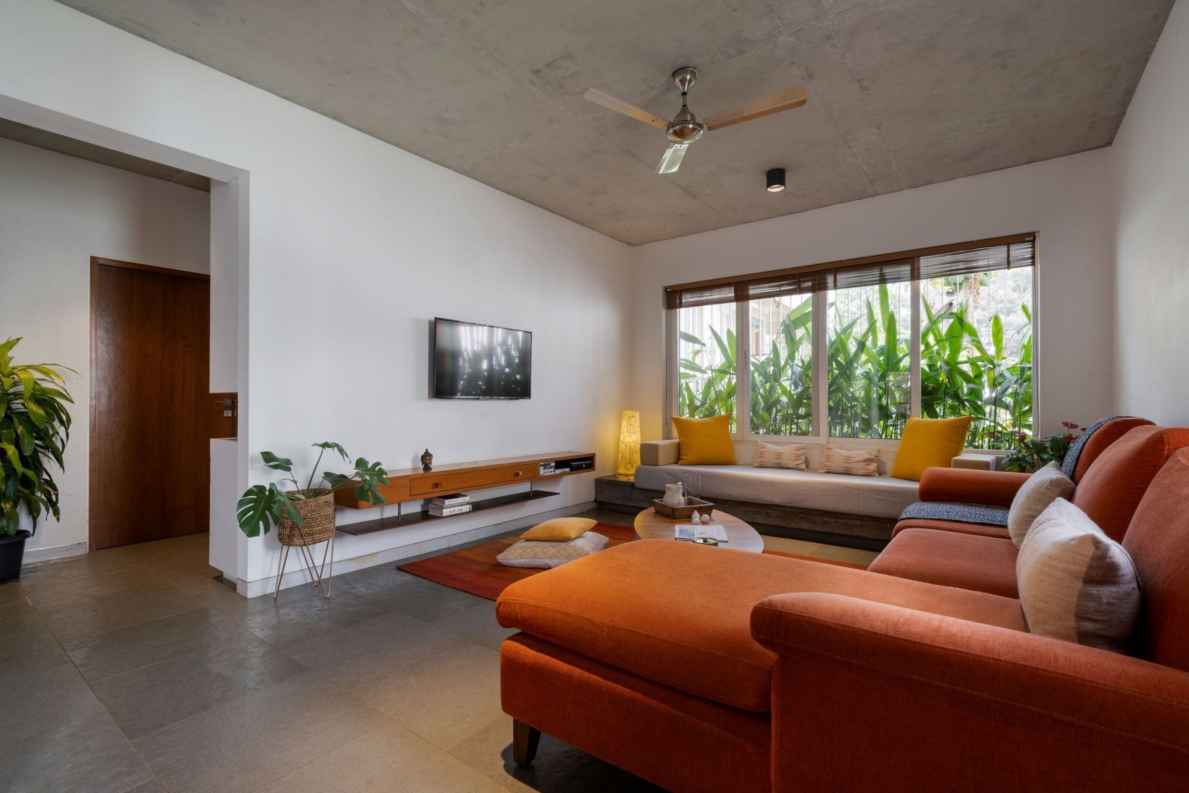 Brickly Affair Residence Greyscale Design Studio Arch2O