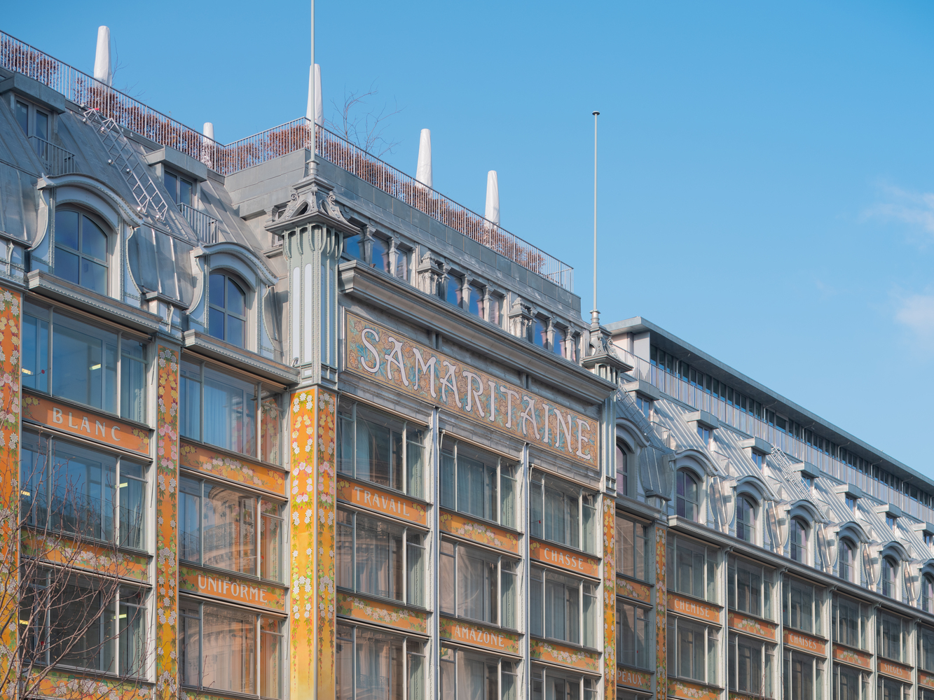 Featuring a rippling glass facade by SANAA, the fully restored La Samaritaine  department store opens in Paris after 16 years, News