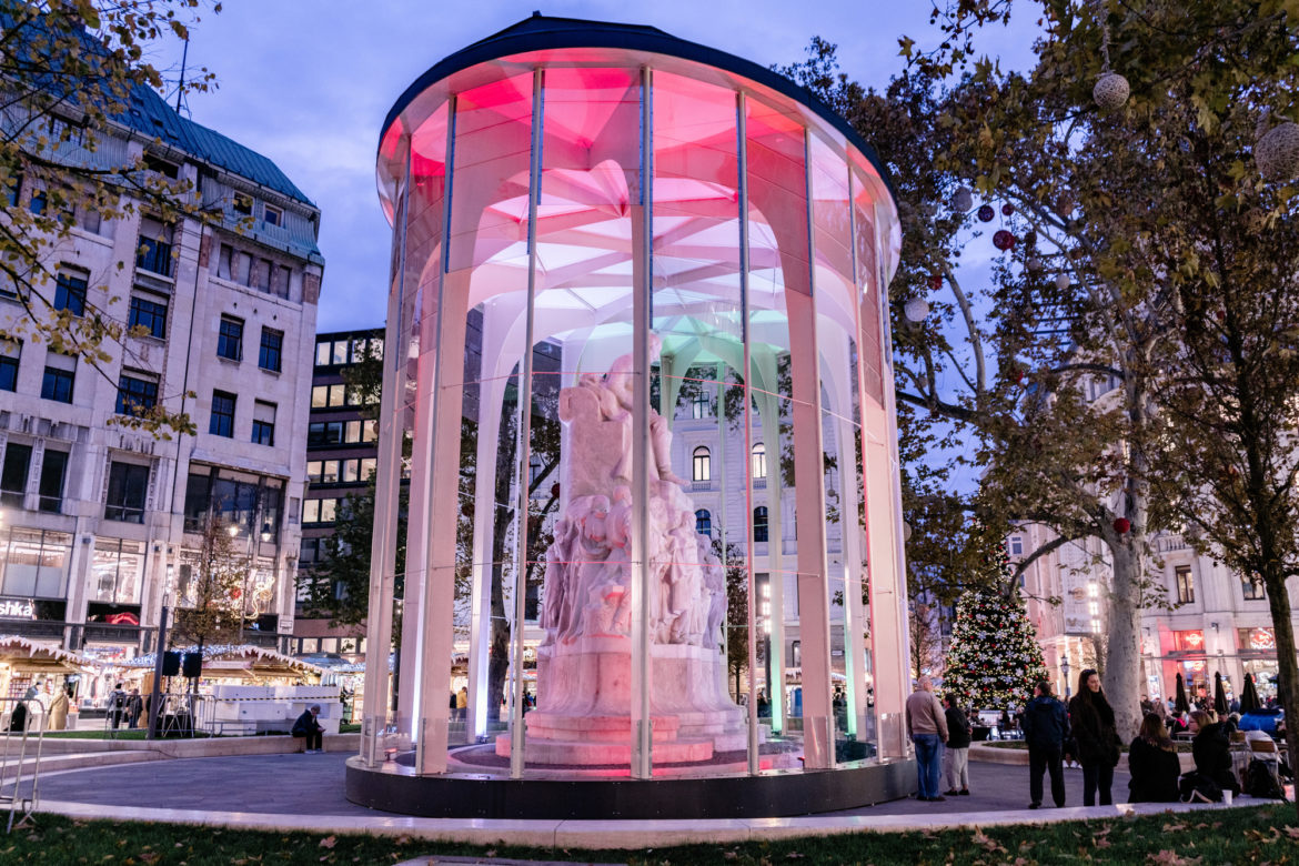 Plexiglass The Alternative of Glass in ArchitectureArch2O