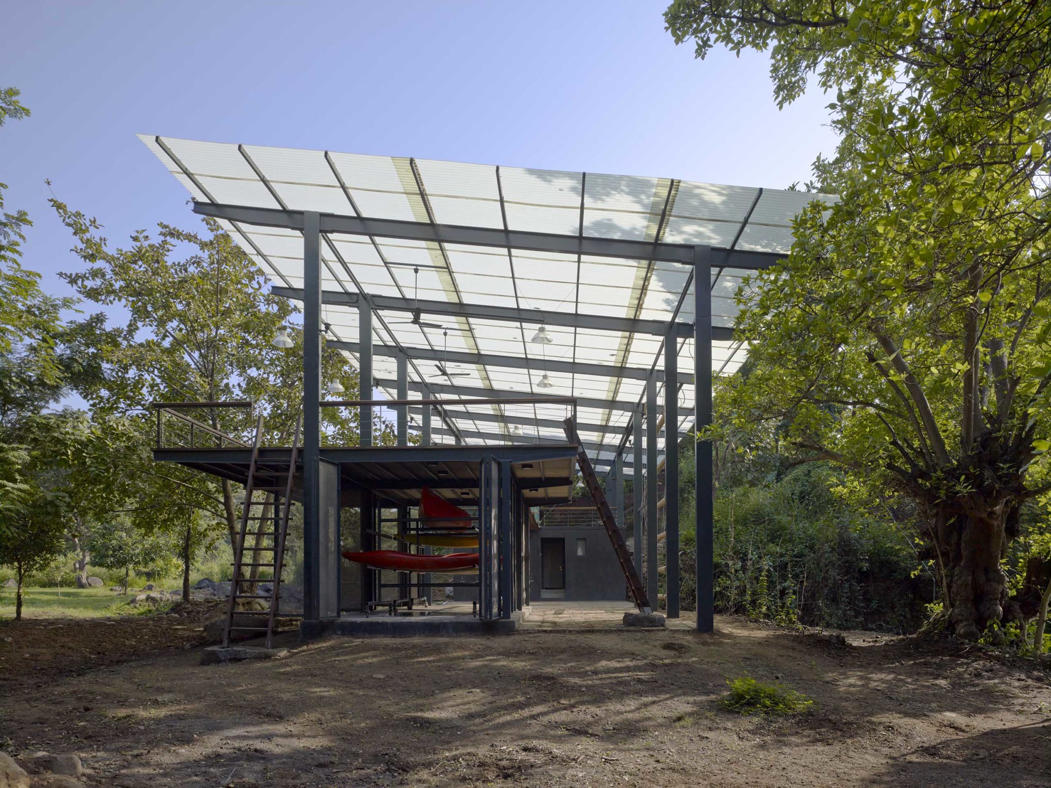 Plexiglass The Alternative of Glass in ArchitectureArch2O