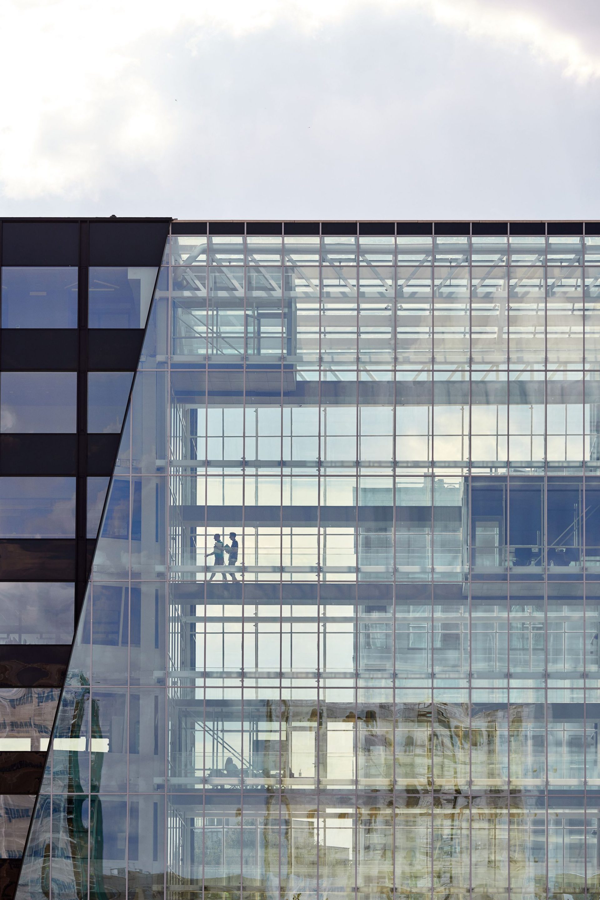 Iscore Building Scoreboard Office Building 18 – Arch2O.com