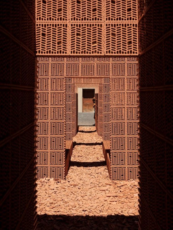 Arch2O-Attractive Temporary Brick Pavilion Explores Domestic Architecture10