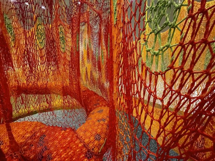 Arch2O-Watch the Lavish Largest Crochet Art Installation by Ernesto Neto3