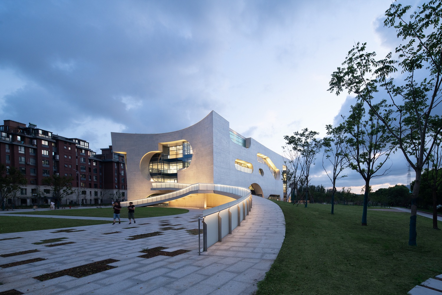 Arch2O-Steven Holl's 'Inviting' COFCO Cultural & Health Center is Now Complete#0