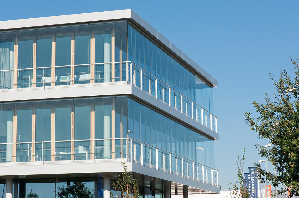 Balcony Glazing - SL Comfort Façade | Solarlux - Image 7