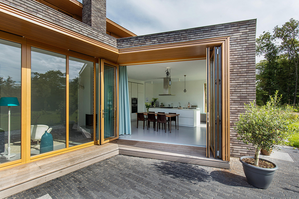 Bi-Folding Doors - Woodline | Solarlux
