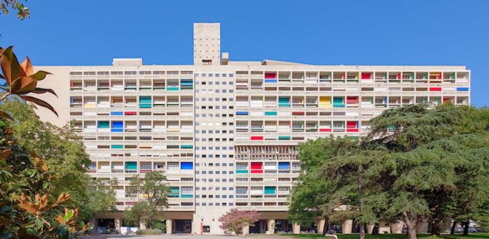 Iconic Buildings of Modern Architecture