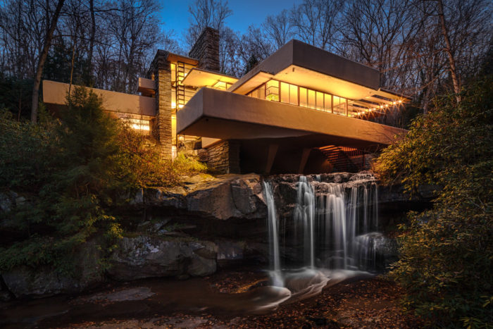 Iconic Buildings of Modern Architecture