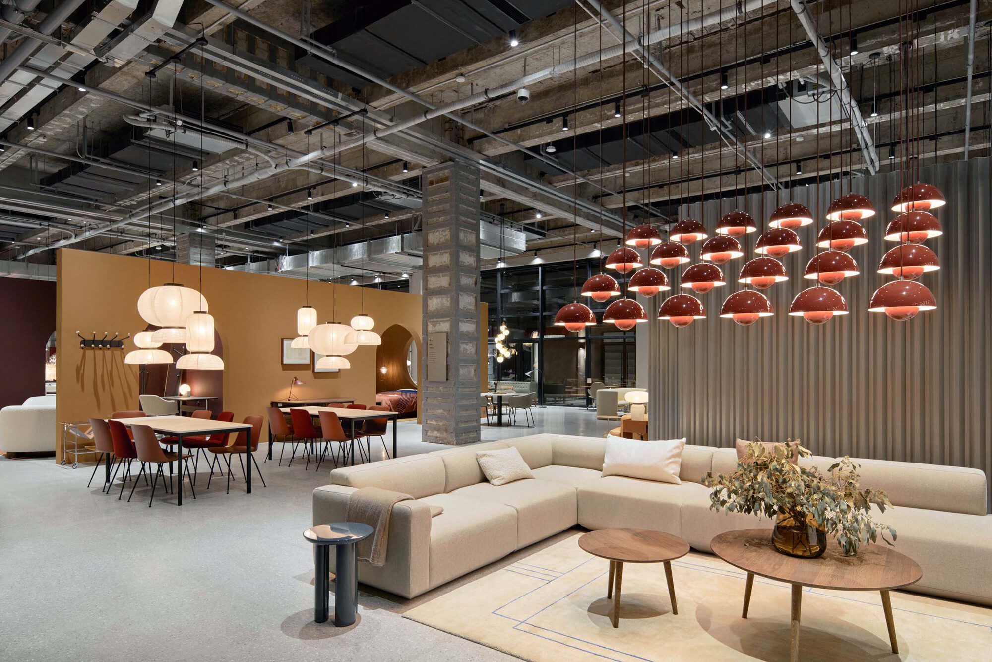 Studio 9 by Aim Architecture, interior, beam, table, lighting