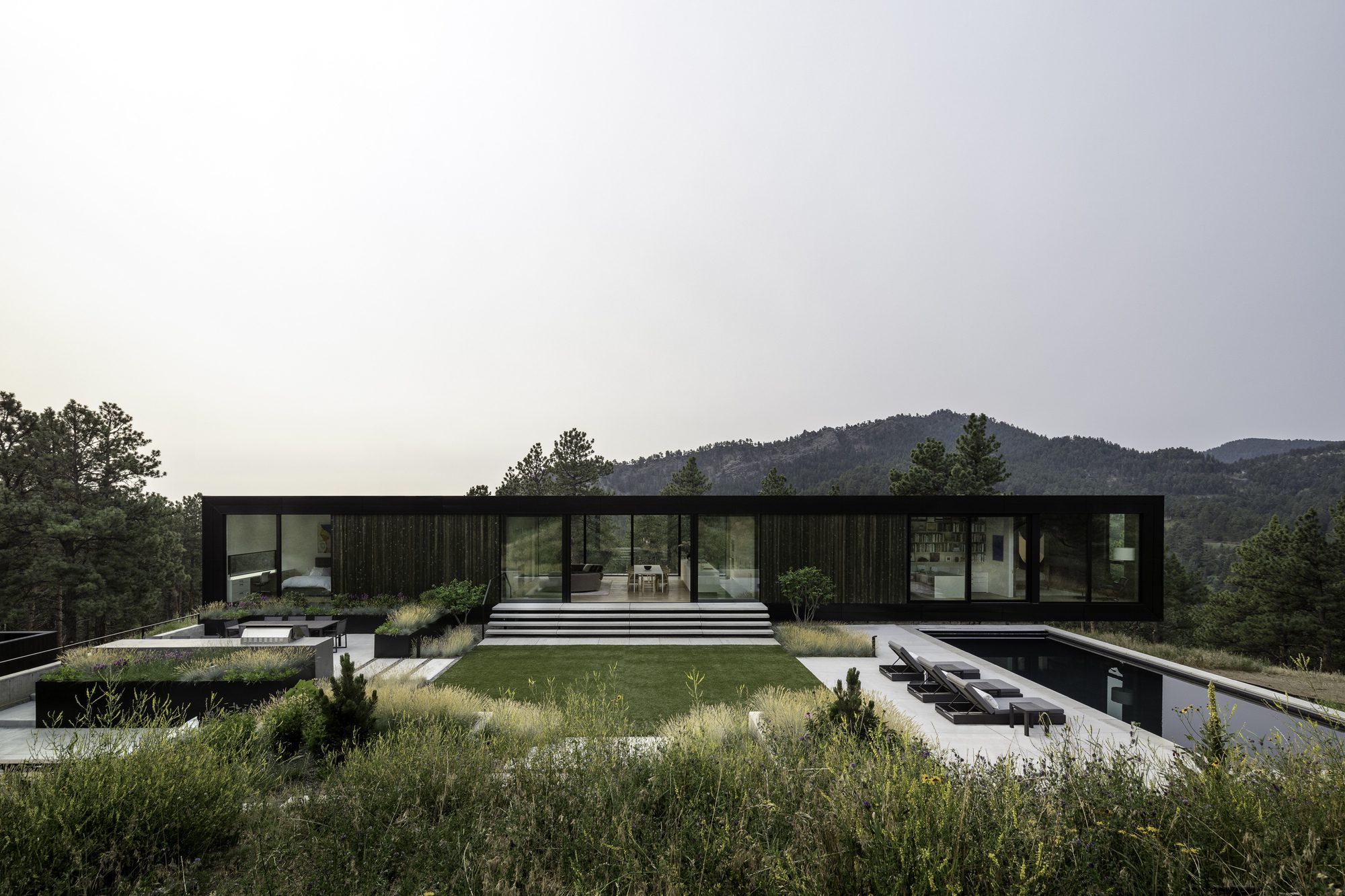 Blur House by Studio B Architecture + Interiors, view 1