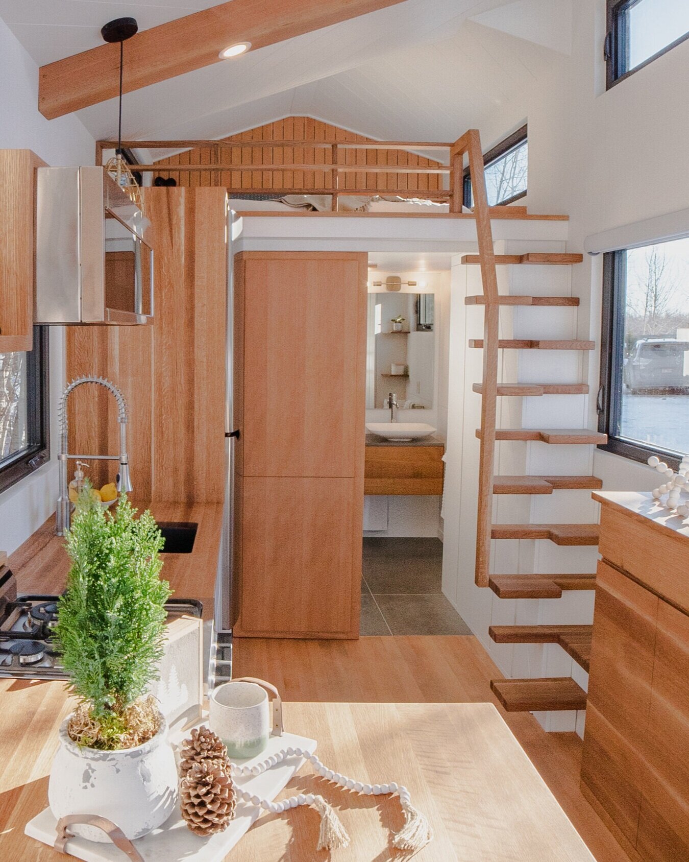 17 Creative Tiny House Storage Ideas for Your Little Retreat