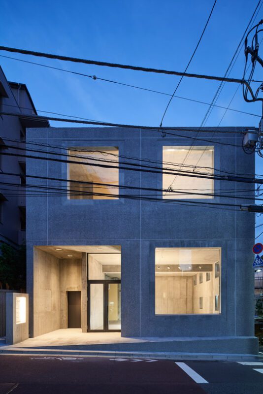 MINAMIAOYAMA by Torafu Architects