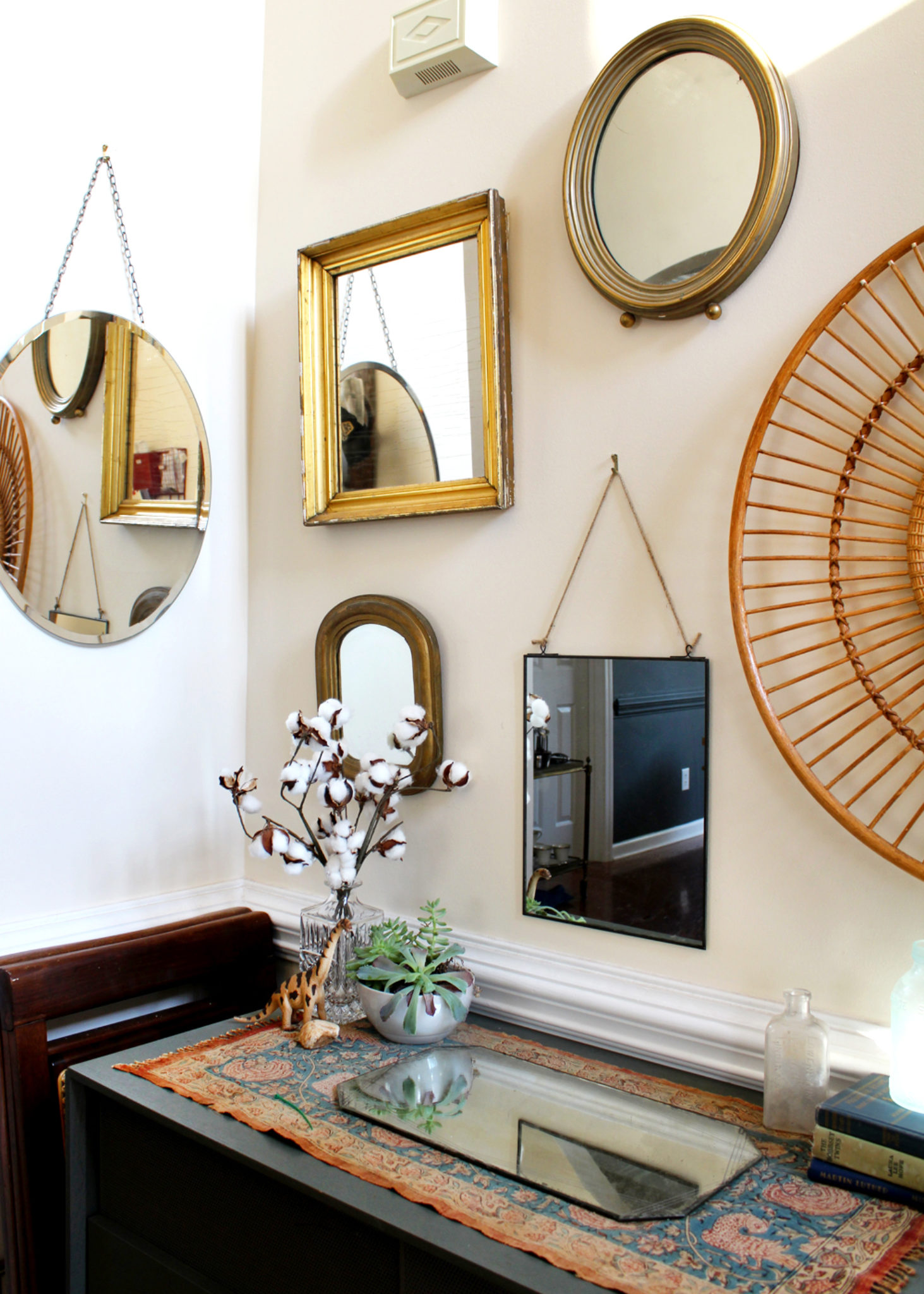 Decorating With Mirrors: 15 Creative Ways to Reflect Light and Space