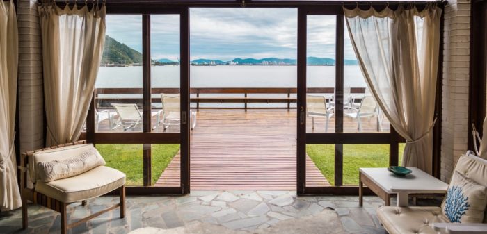 Window Treatments: 6 Heartwarming Types That Can Effortlessly Boost Your Home's Aesthetics