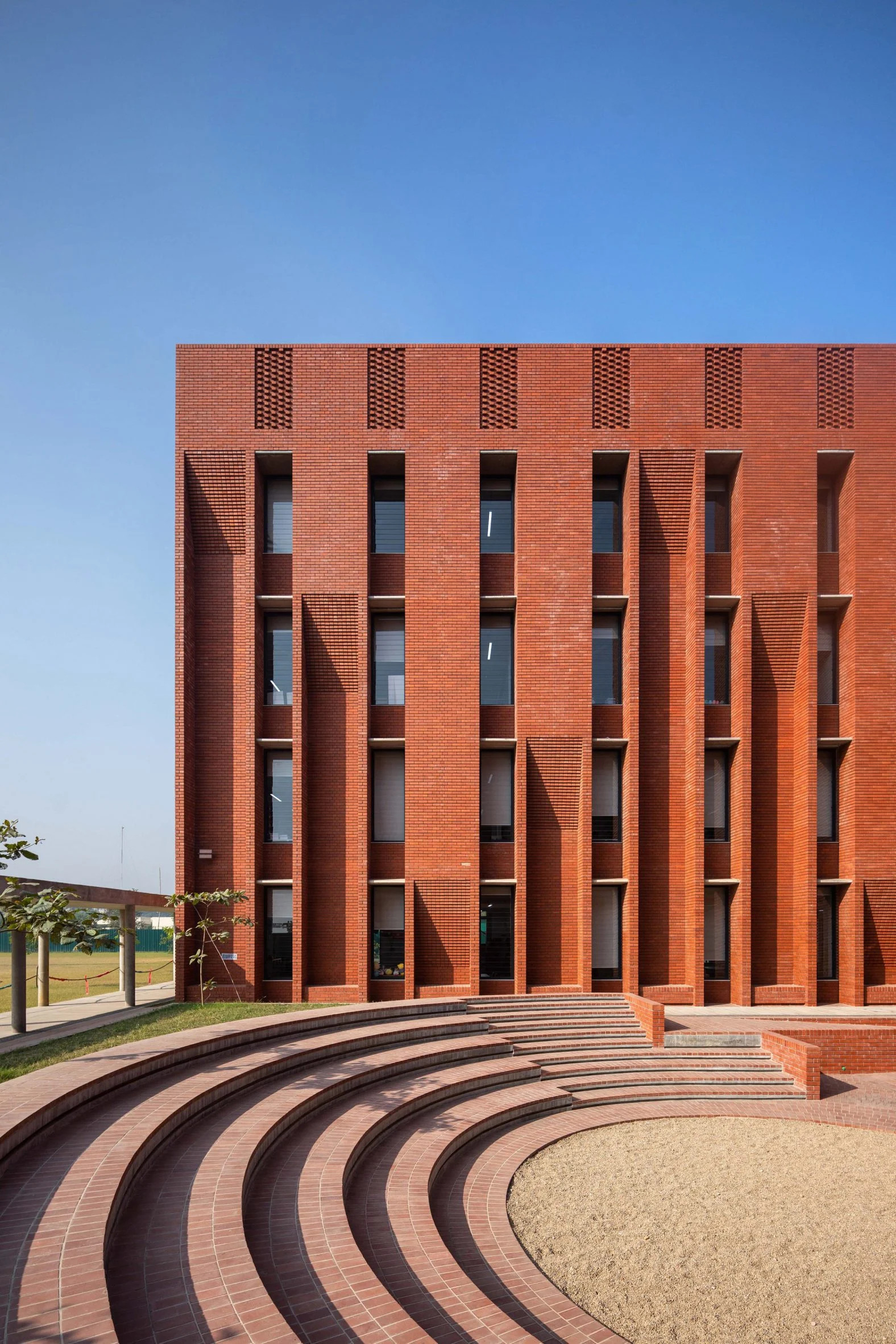 The New Aga Khan Academy Dhaka Features